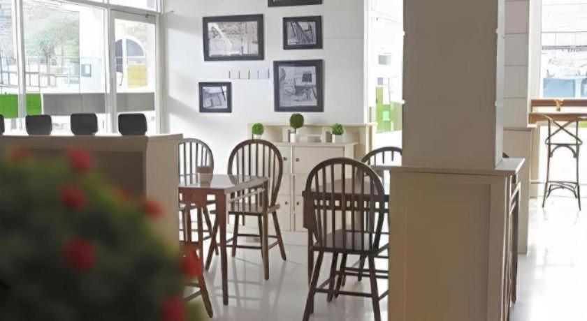 Wakeup Homestay Джокякарта Екстериор снимка